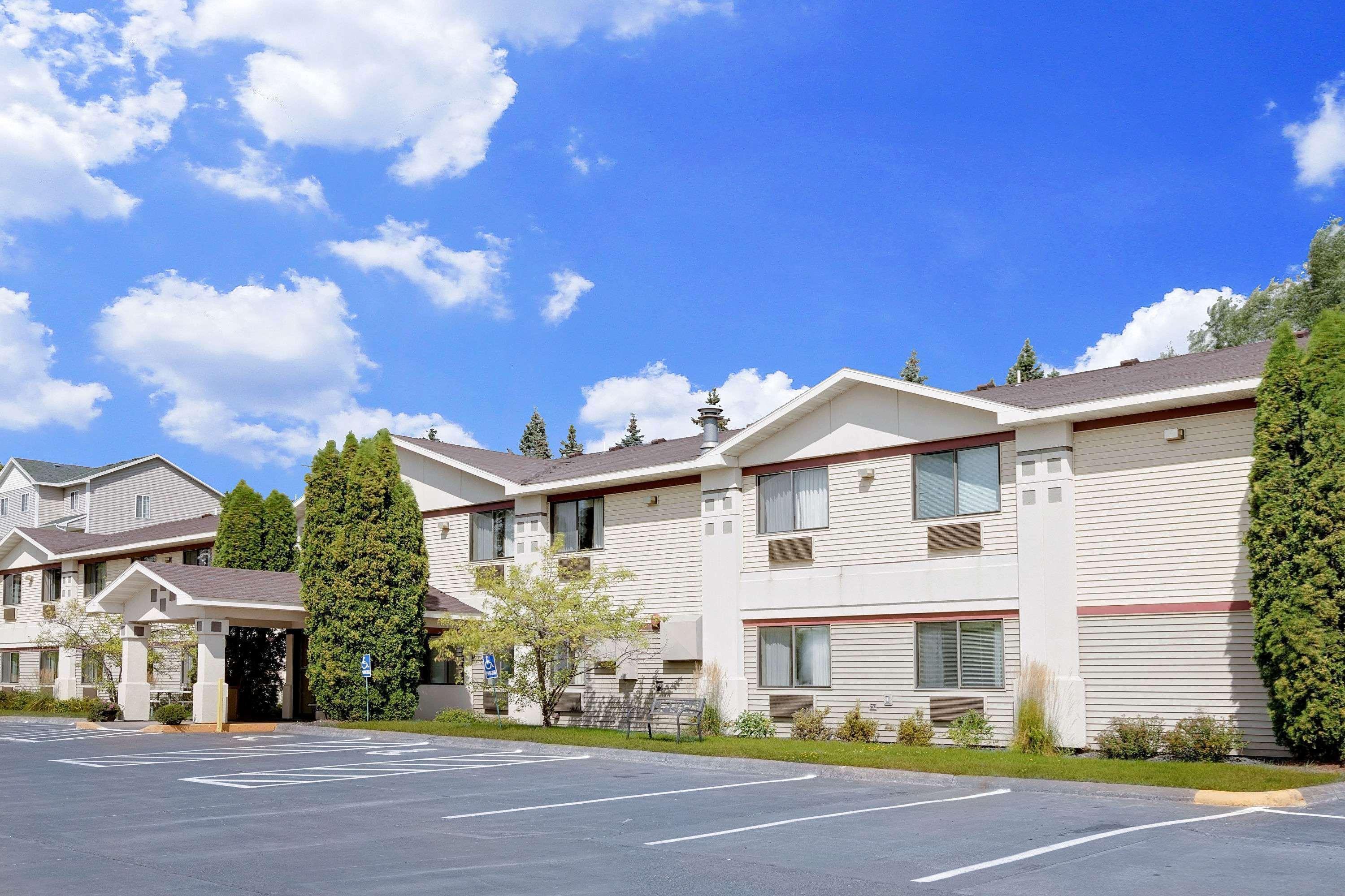 Hotel Super 8 By Wyndham Cloquet Exterior foto